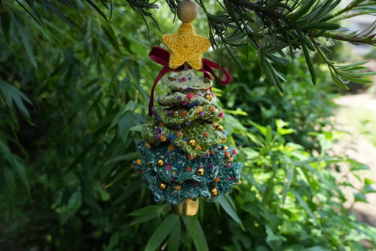 Christmas Tree DIY Crochet Kit, Beginner Friendly Holiday Decor Material Pack, Full Crochet Supplies with Step-by-Step Tutorial