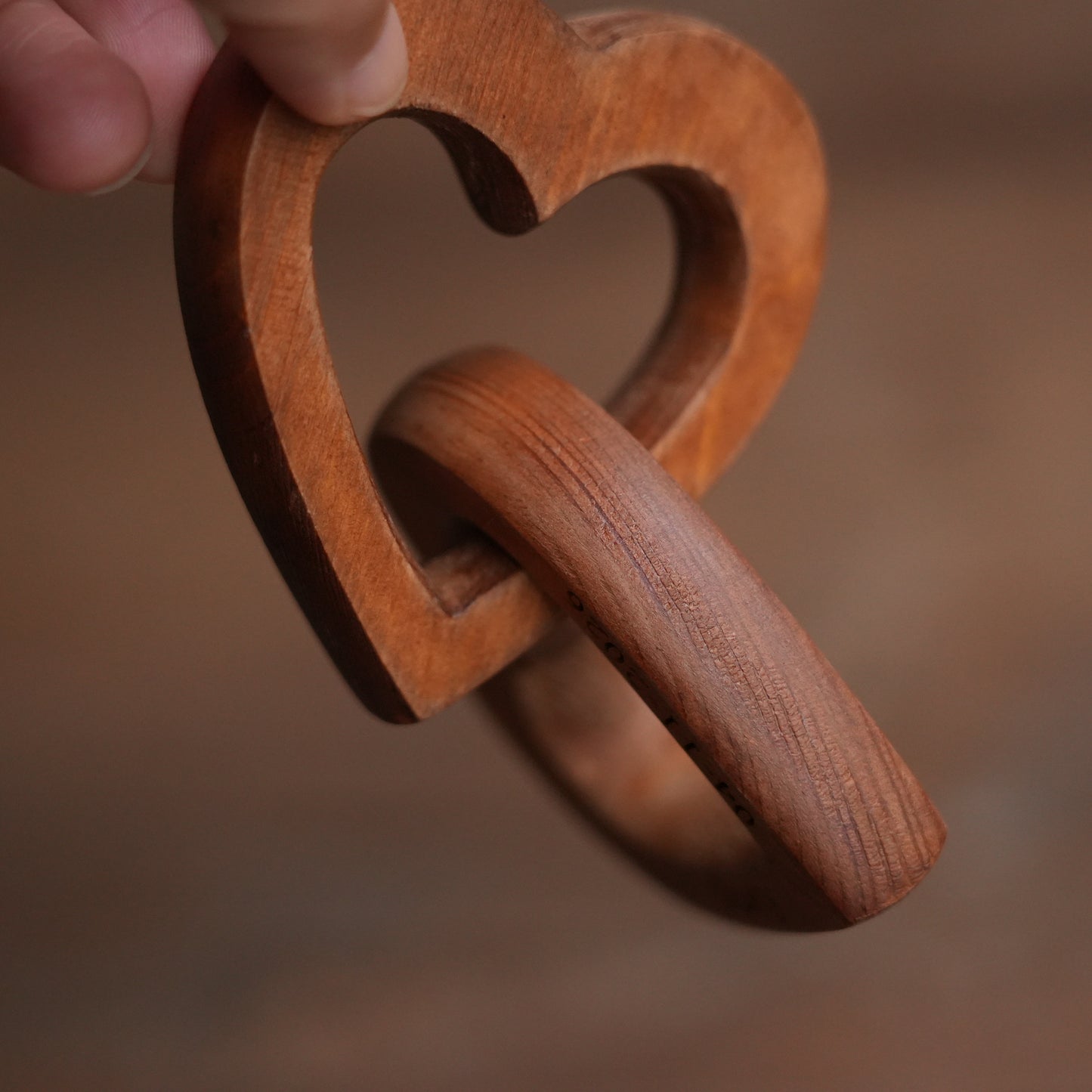 Personalized Infinity Heart Sculpture,Valentine’s Day Gift, Romantic Couple Keepsake,Anniversary Present, Gift For Wedding, Engraved Wooden Gift