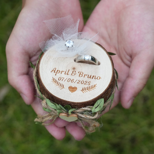 Personalized Tree stump Ring Box,Round Ring Box  For Wedding,Wedding Ceremony,Anniversary Gift, Engagement Ring Box
