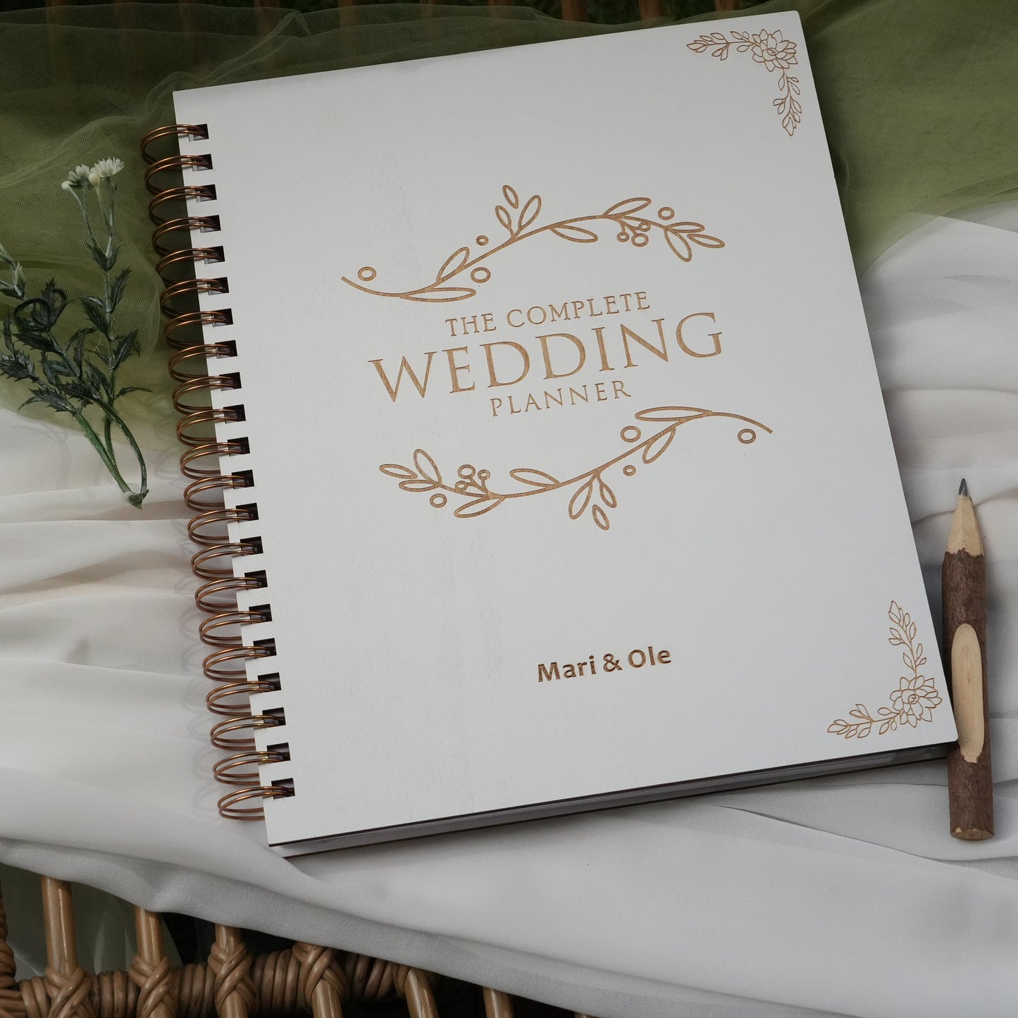 Wedding Planner Book & Organizer Personalized，Wedding Book Planner for Itinerary ， Engagement Gift for Bride, Wedding Book Party Checklist