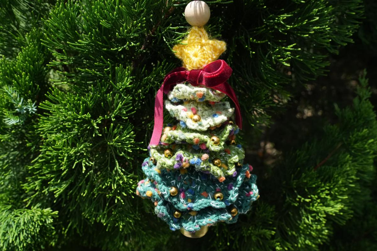 Christmas Tree DIY Crochet Kit, Beginner Friendly  Holiday Decor Material Pack, Full Crochet Supplies  with Step-by-Step Tutorial