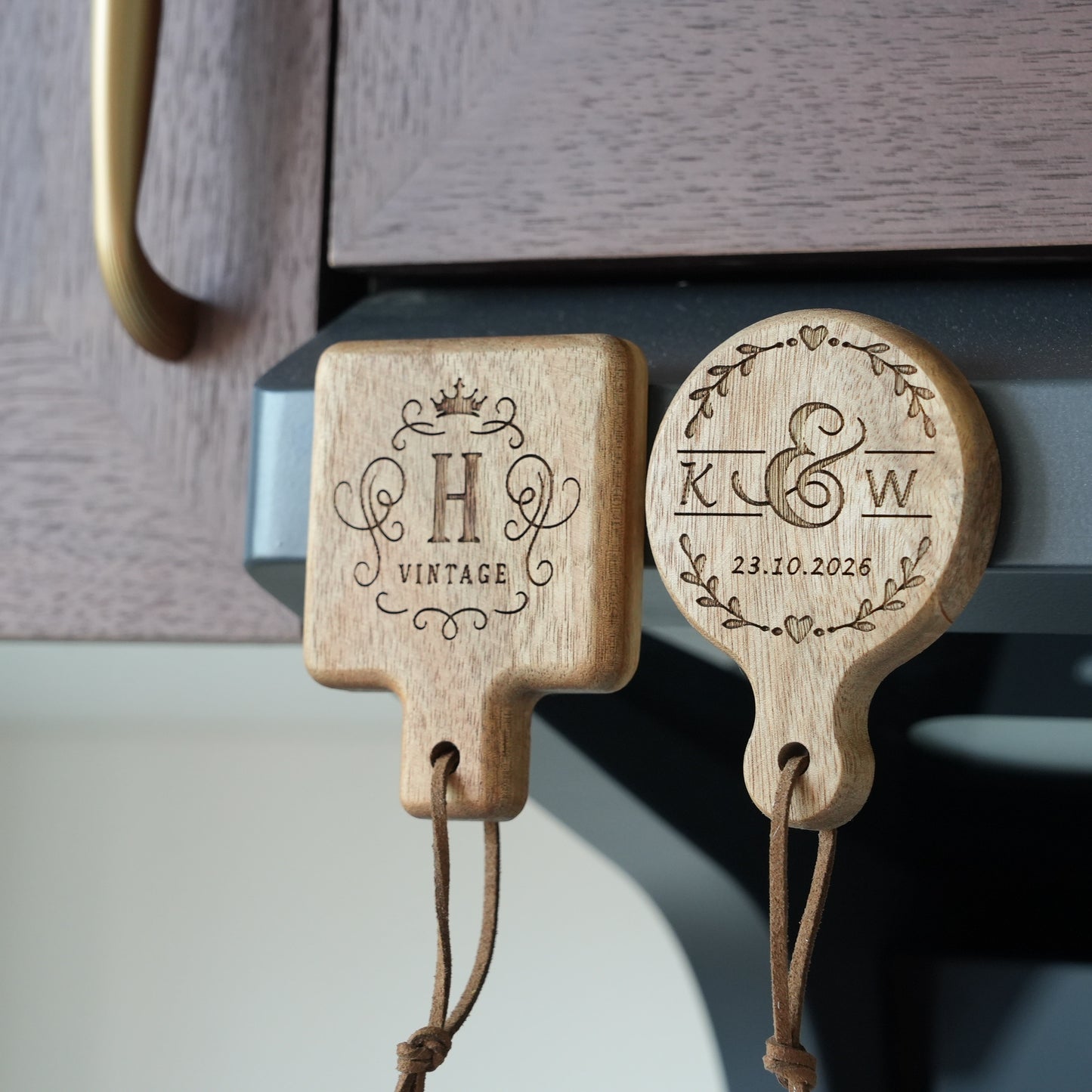 Personalized Wooden Bottle Opener,Round And Square Bottle Opener,Wedding Presents,Best Man Gift Ideas, Engraved Groomsmen Gift