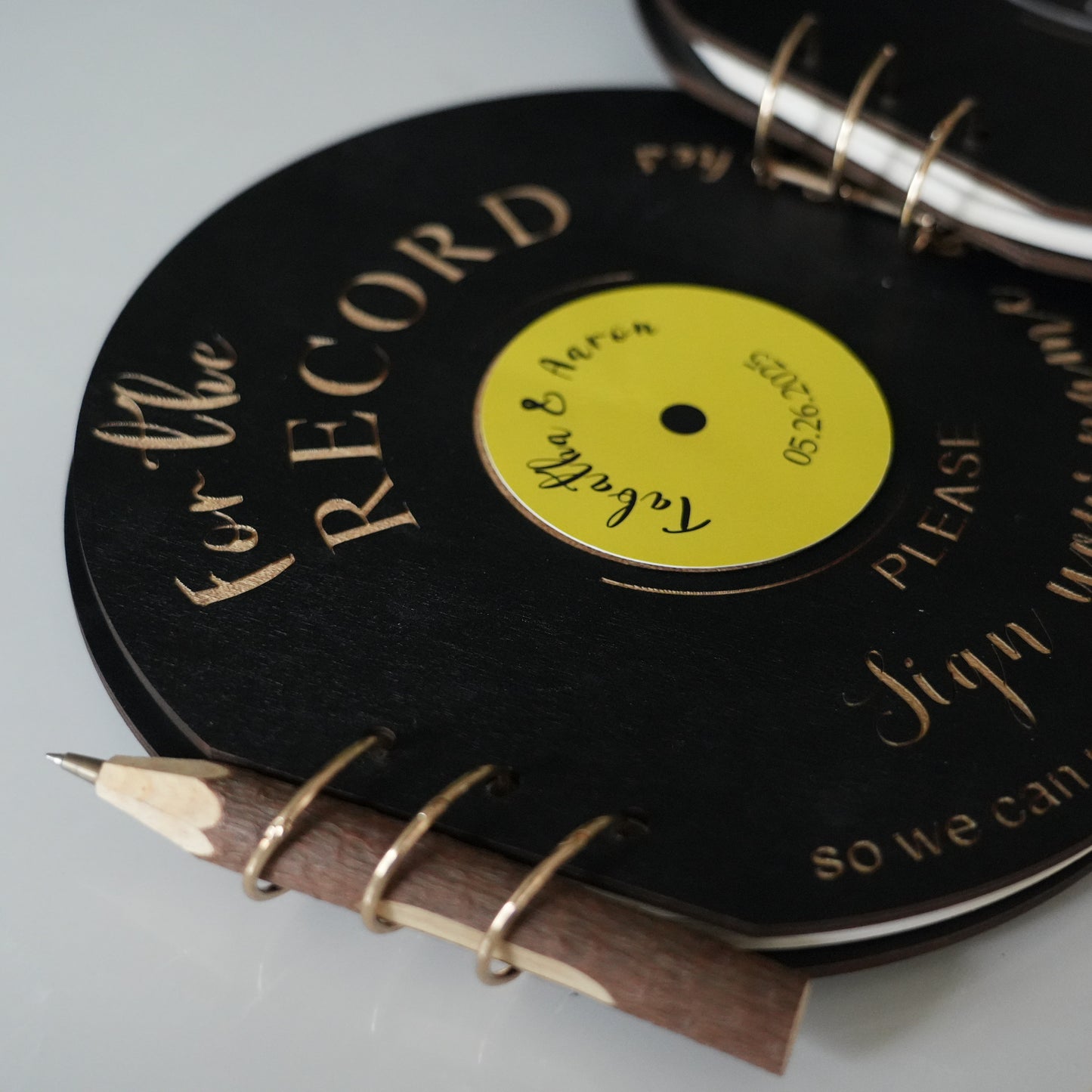 Custom Vinyl Record Guest Book,Guest Book With  Pen,Welcome Wedding Signs,Wooden Wedding Decor, Photo Album Cover